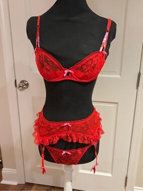 Betsey Jonson Red  Lace Three-Piece Lingerie Set with Garter